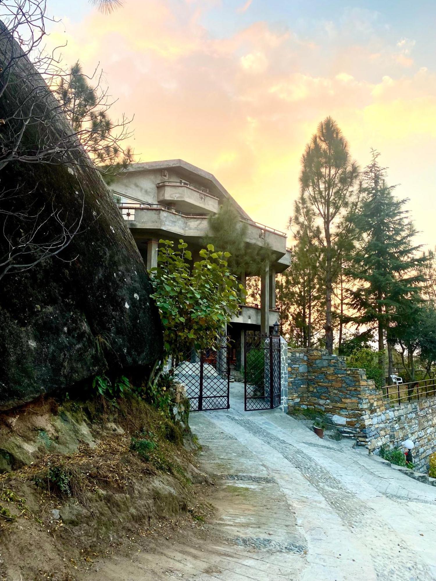 Rock City Resort Saidu Sharif Exterior foto