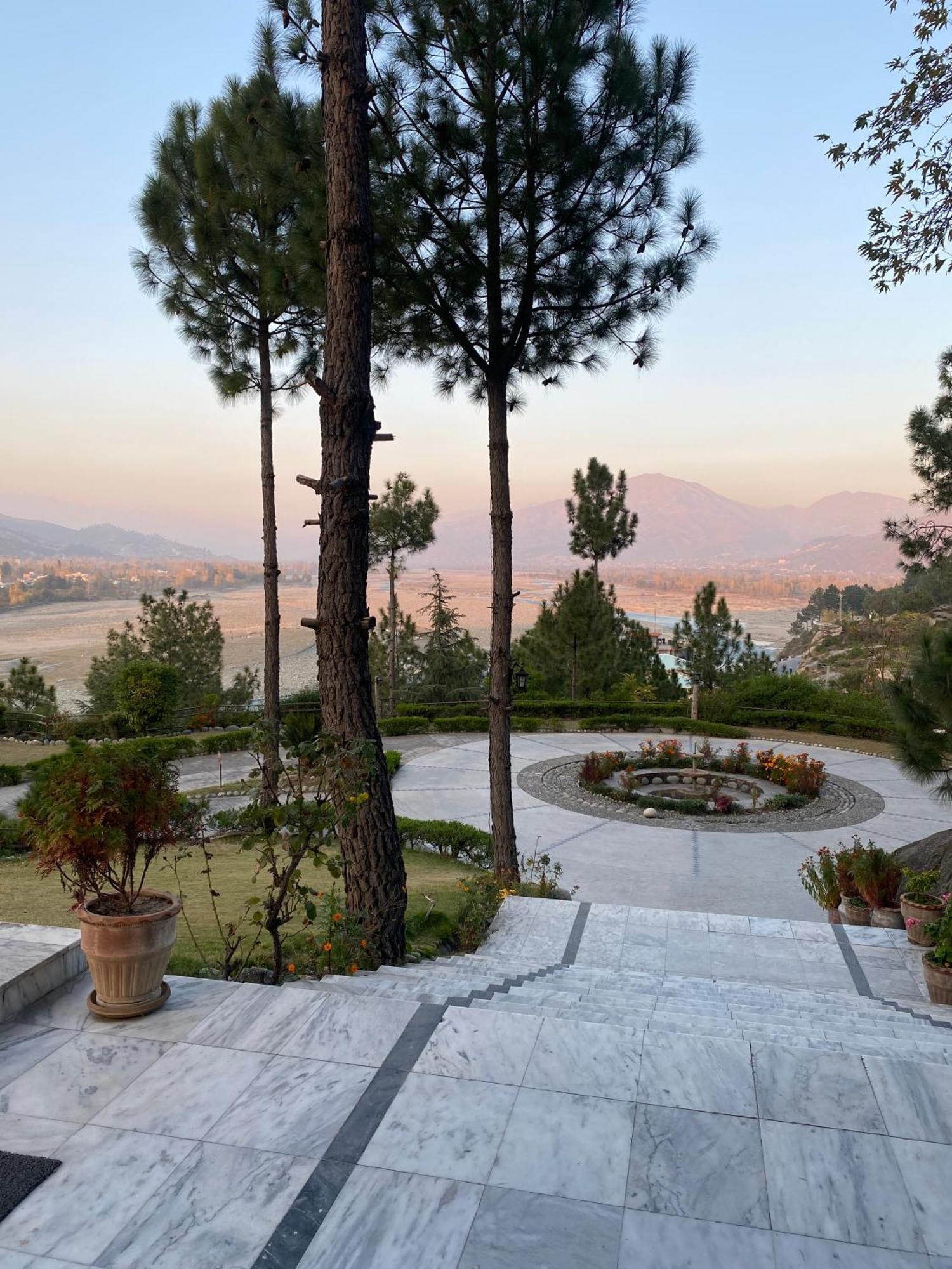 Rock City Resort Saidu Sharif Exterior foto
