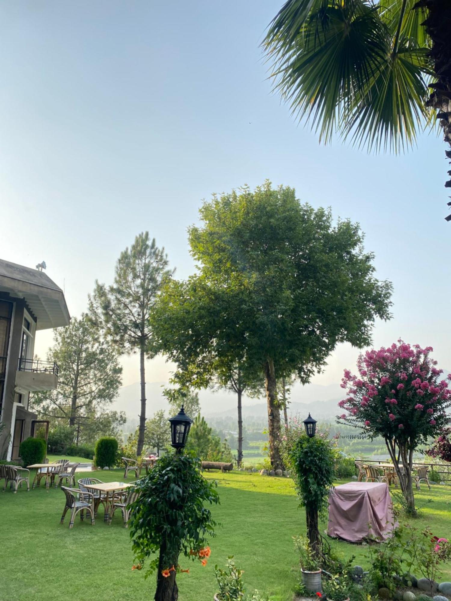 Rock City Resort Saidu Sharif Exterior foto